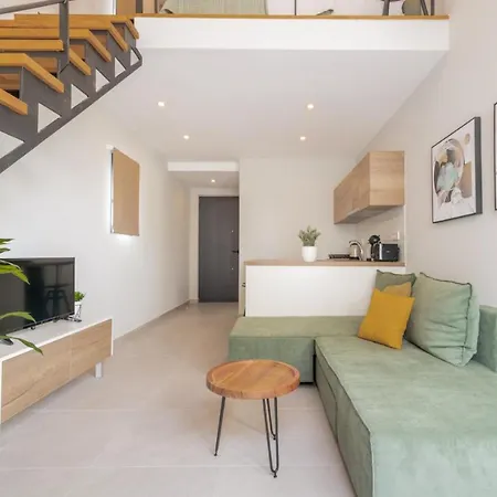 アパート Cosy & Elegant Loft In The Center ザキントス