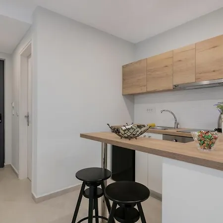 Cosy & Elegant Loft In The Center דירה זקינטוס טאון