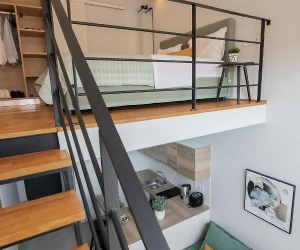 Cosy & Elegant Loft In The Center 扎金索斯镇